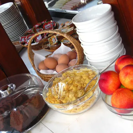 Ξενοδοχείο βίλλα όρσα Σκιάθος Πόλη